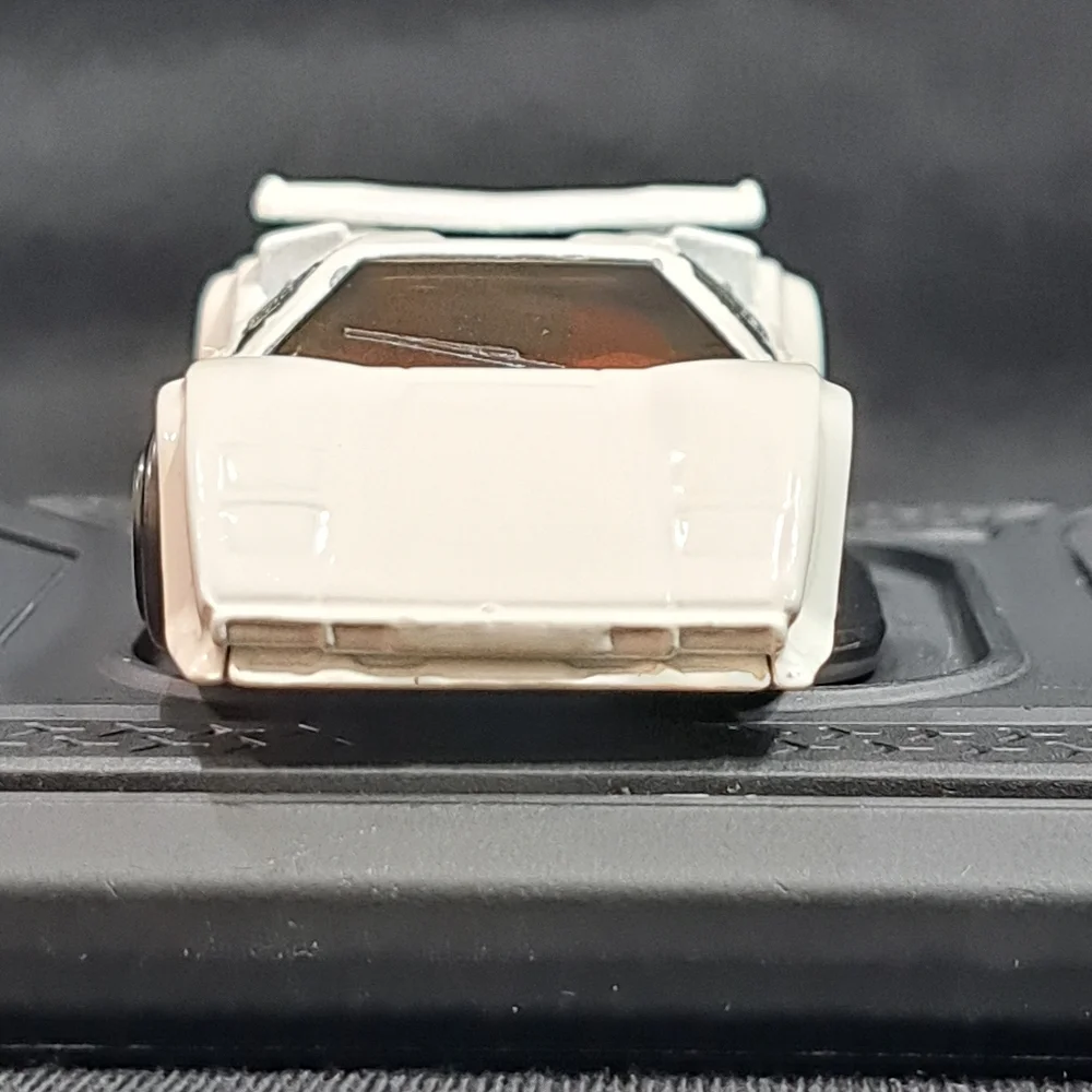 Vinatge Hot Wheels‎ 1987 White Lamborghini Countach w/o Decals